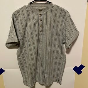 Mens vintage button tee- Large